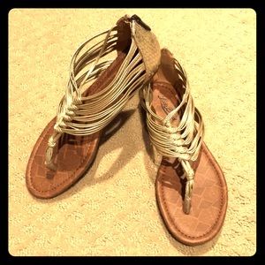 Lucky Brand Women’s Gold Sandals Size 7.5 US